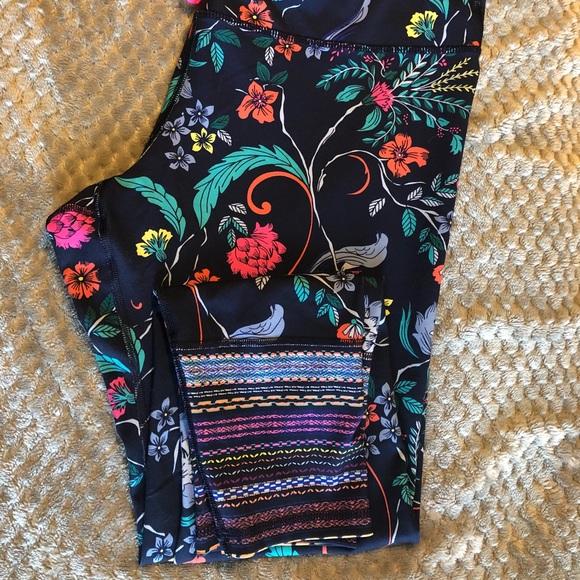 Old Navy Pants - Old Navy Performance Leggings